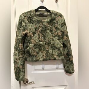 PrAna Olive and Tan lined Pullover w pockets